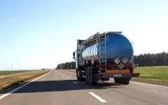 В Казахстане раскрыли схему контрабандного вывоза бензина в Кыргызстан на 37 млрд тенге