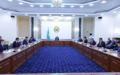 Премьер провел совещание по завершению весенне-полевых работ и развитию АПК