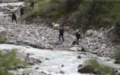 Мужчина застрял в горах на юге Казахстана
