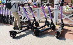 Для управления прокатными электросамокатами в Казахстане потребуются права