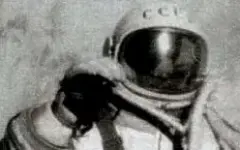 В 1965 году Леонов вышел в открытый космос и мог никогда не вернуться на Землю из-за скафандра