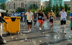 Участники Astana Half Marathon провели плоггинг в поддержку акции Таза Қазақстан