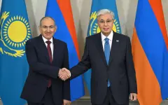 Токаев поздравил Пашиняна с победой его партии на парламентских выборах