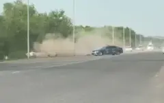 Угнал авто отца и врезался в ЛЭП: кадры погони за подростком в Уральске появились в Сети