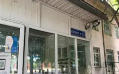 Посетителей возмутило убогое состояние здания соцотдела в Алматы