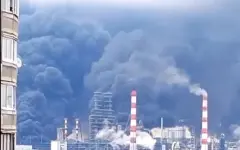 Дроны атаковали Москву: повреждены НПЗ, ТЦ и жилые дома